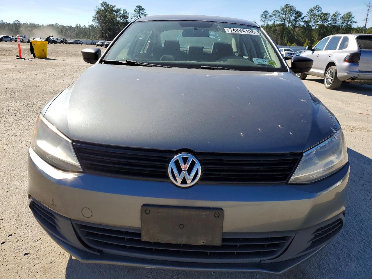2014 Volkswagen Jetta Base - Image 5