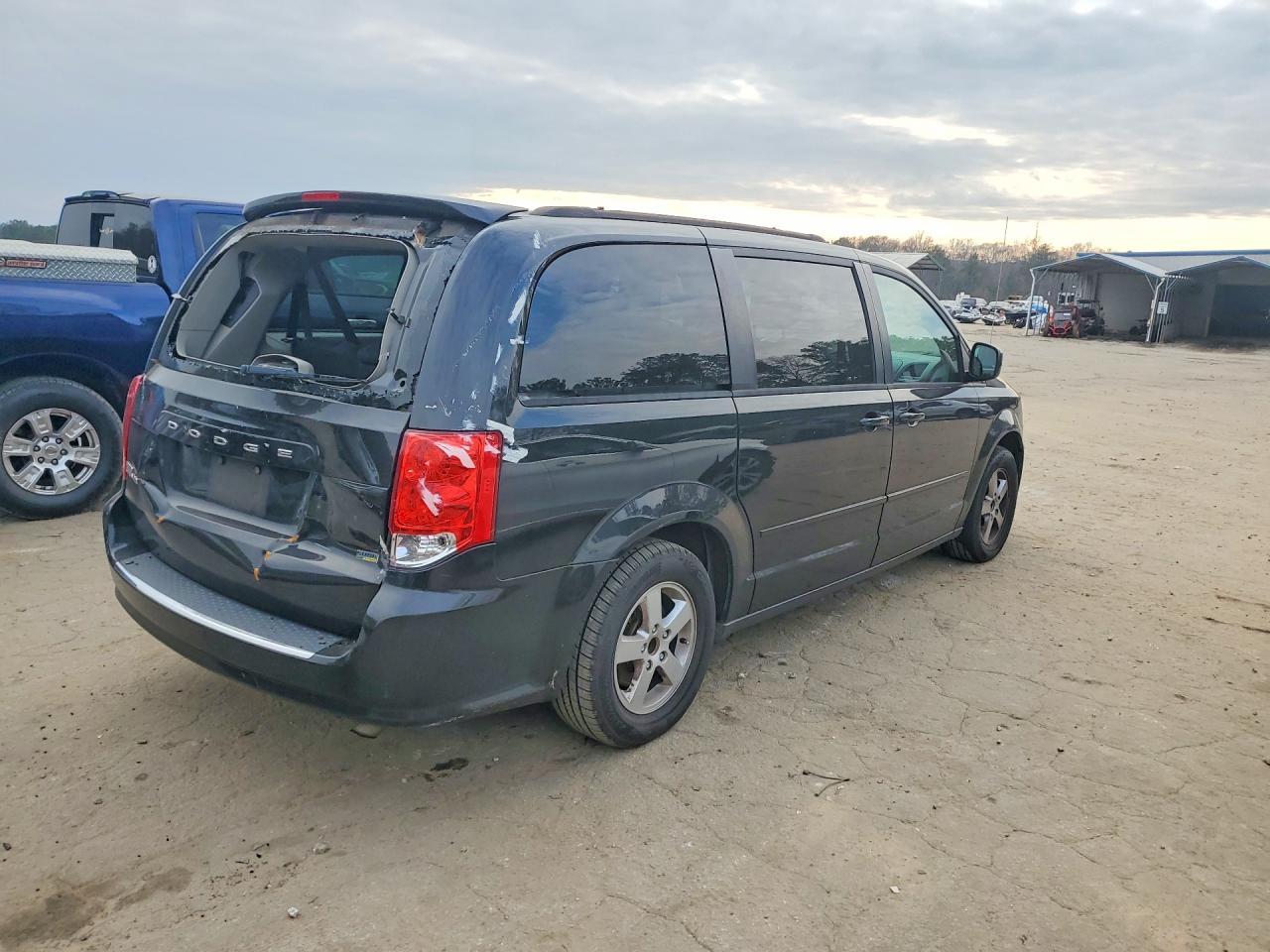 2012 Dodge Grand Caravan Sxt - Image 3