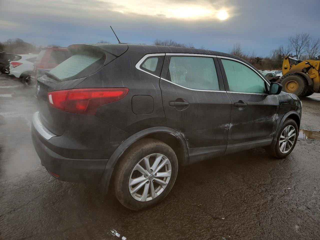 2017 Nissan Rogue Sport S - Фото 3
