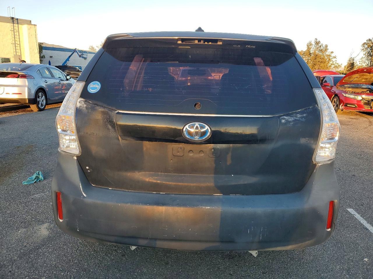2012 Toyota Prius V - Фото 6