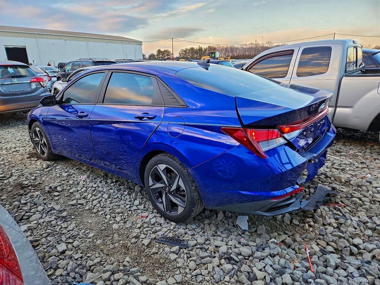2023 Hyundai Elantra Sel - Image 2