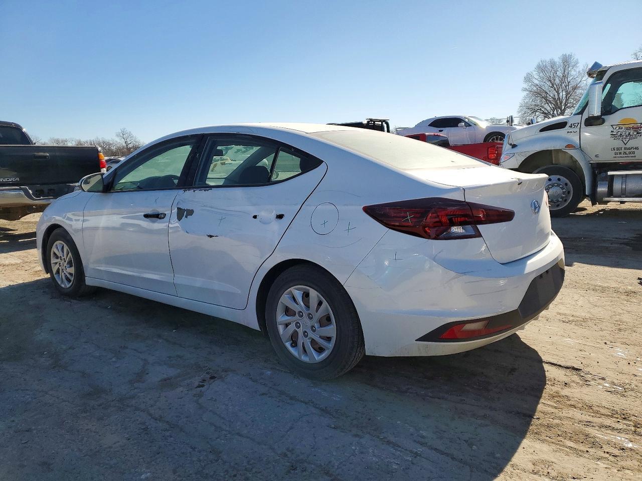 2019 Hyundai Elantra Se - Image 2