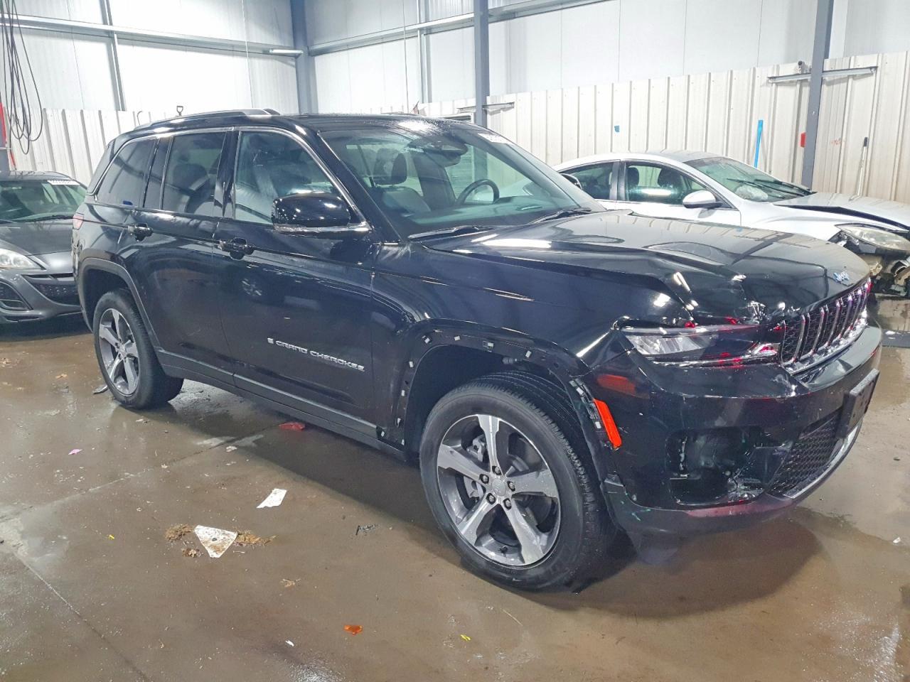 2024 Jeep Grand Cherokee Limited 4Xe - Image 4