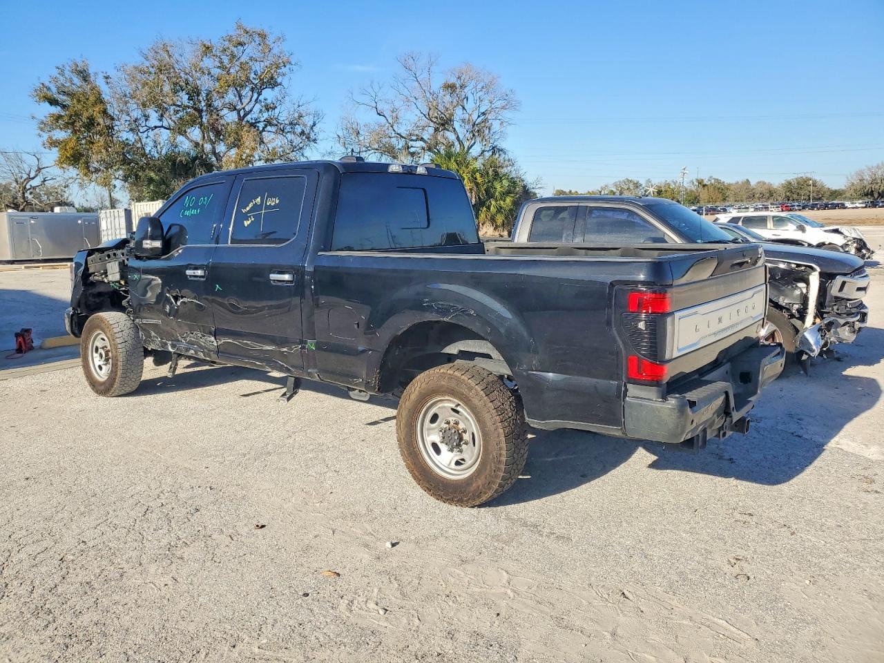 2022 Ford F250 Super Duty - Фото 2