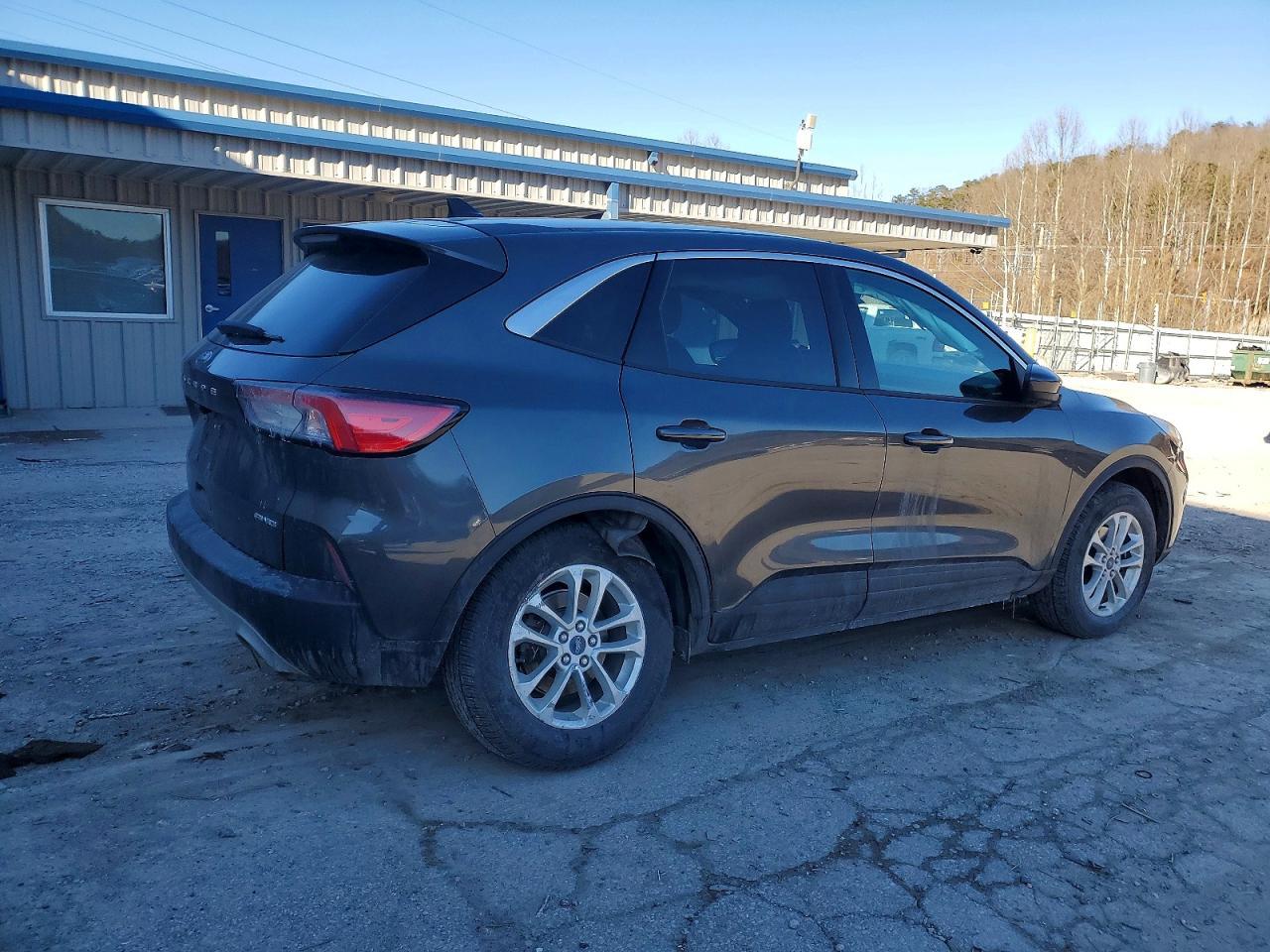 2020 Ford Escape Se - Фото 3