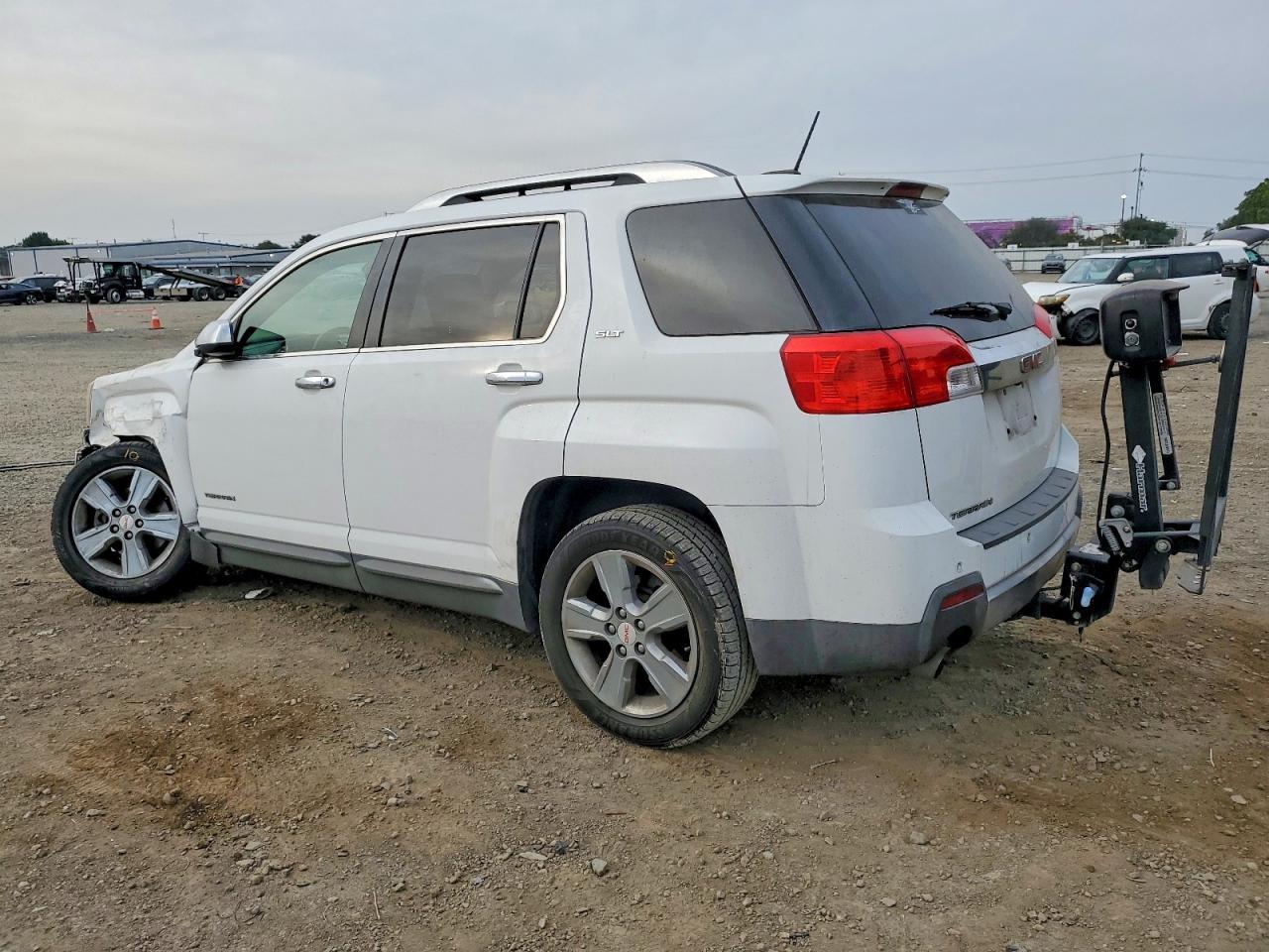 2015 GMC Terrain Slt - Image 2
