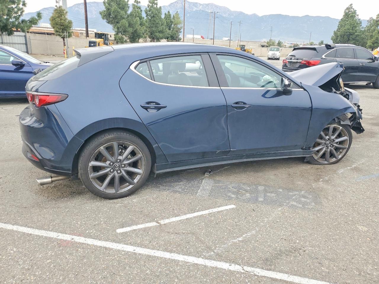 2022 Mazda 3 Preferred - Фото 3