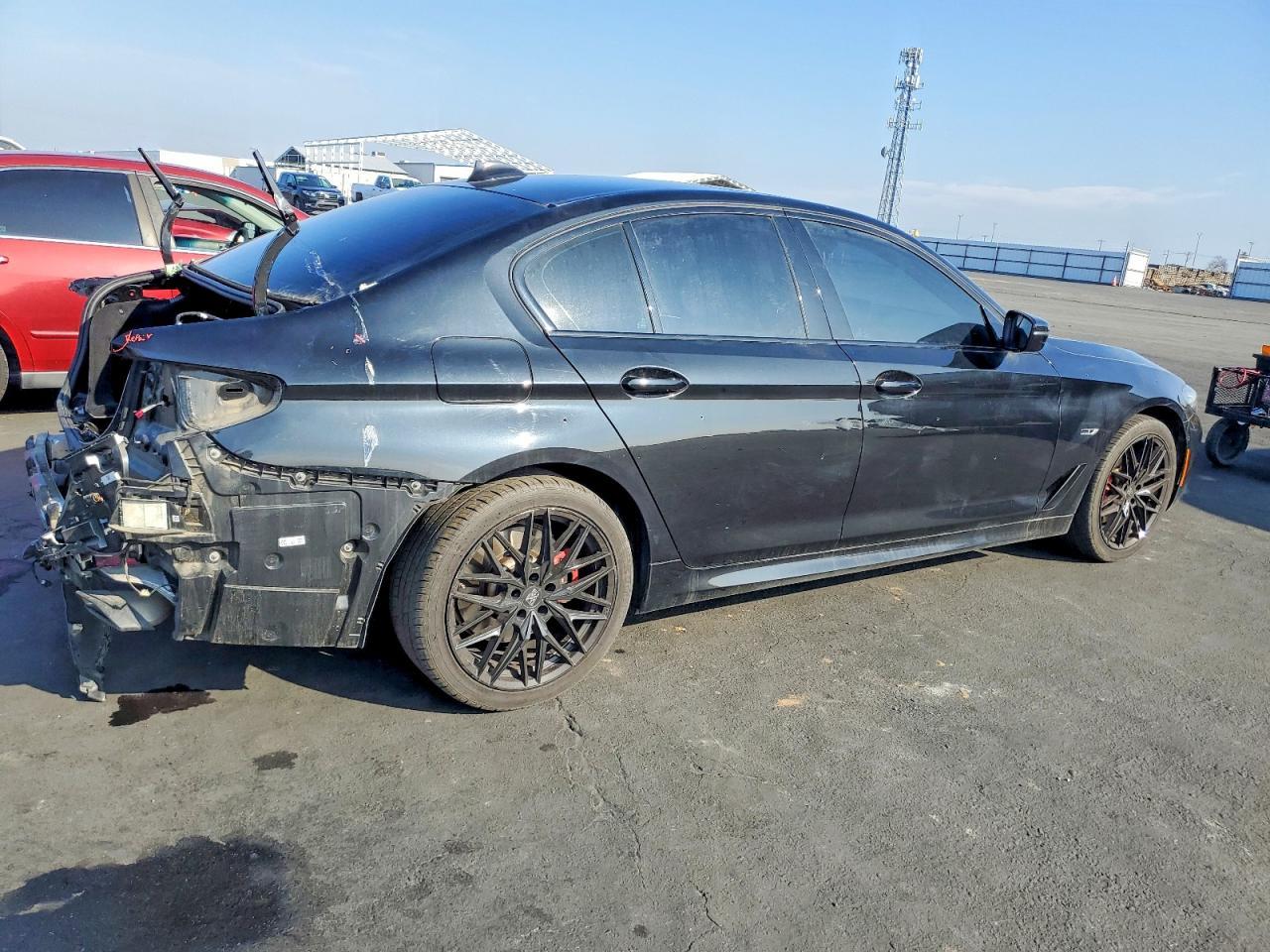 2023 BMW 530E - Image 3