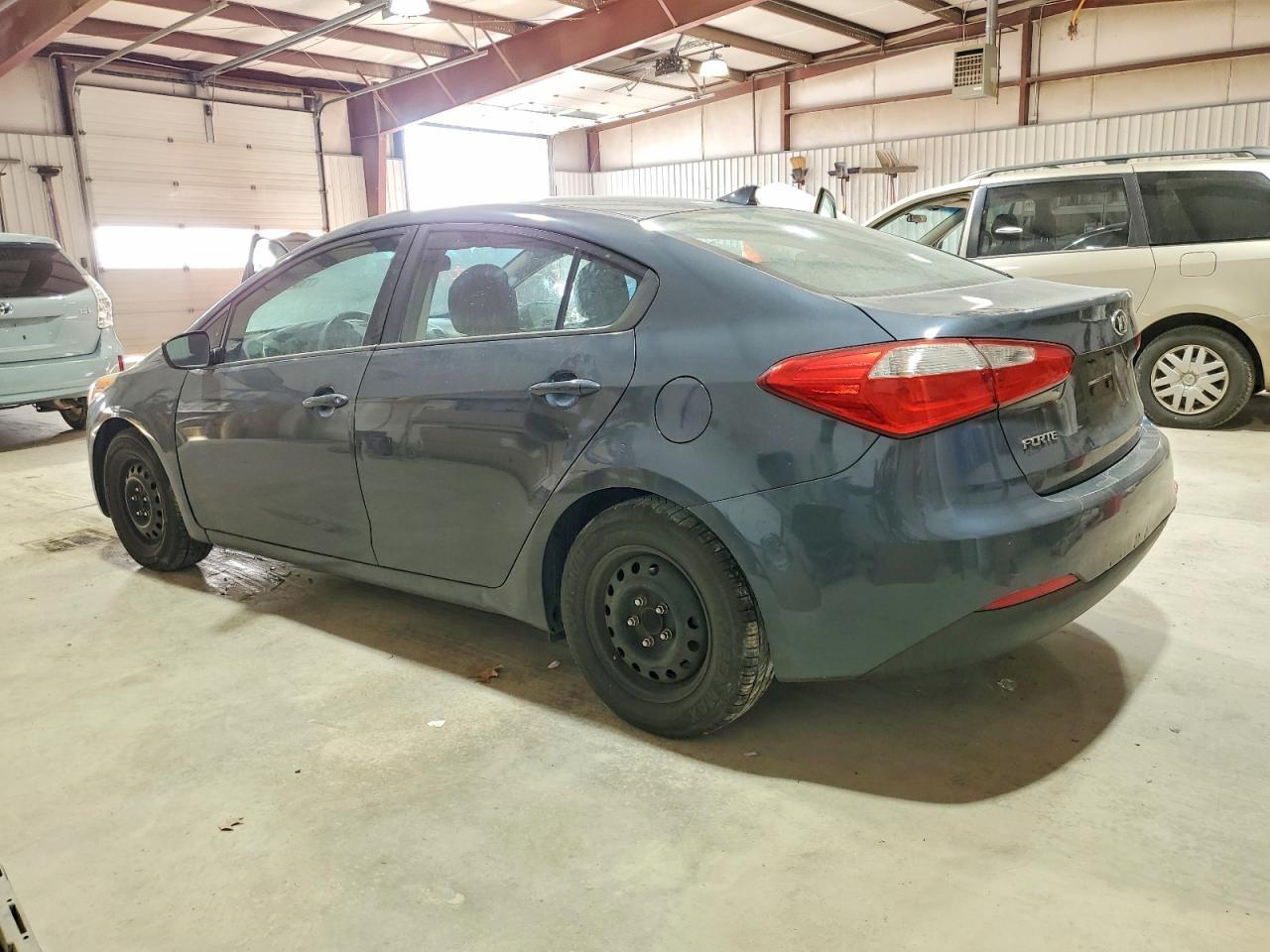 2016 Kia Forte Lx - Image 2