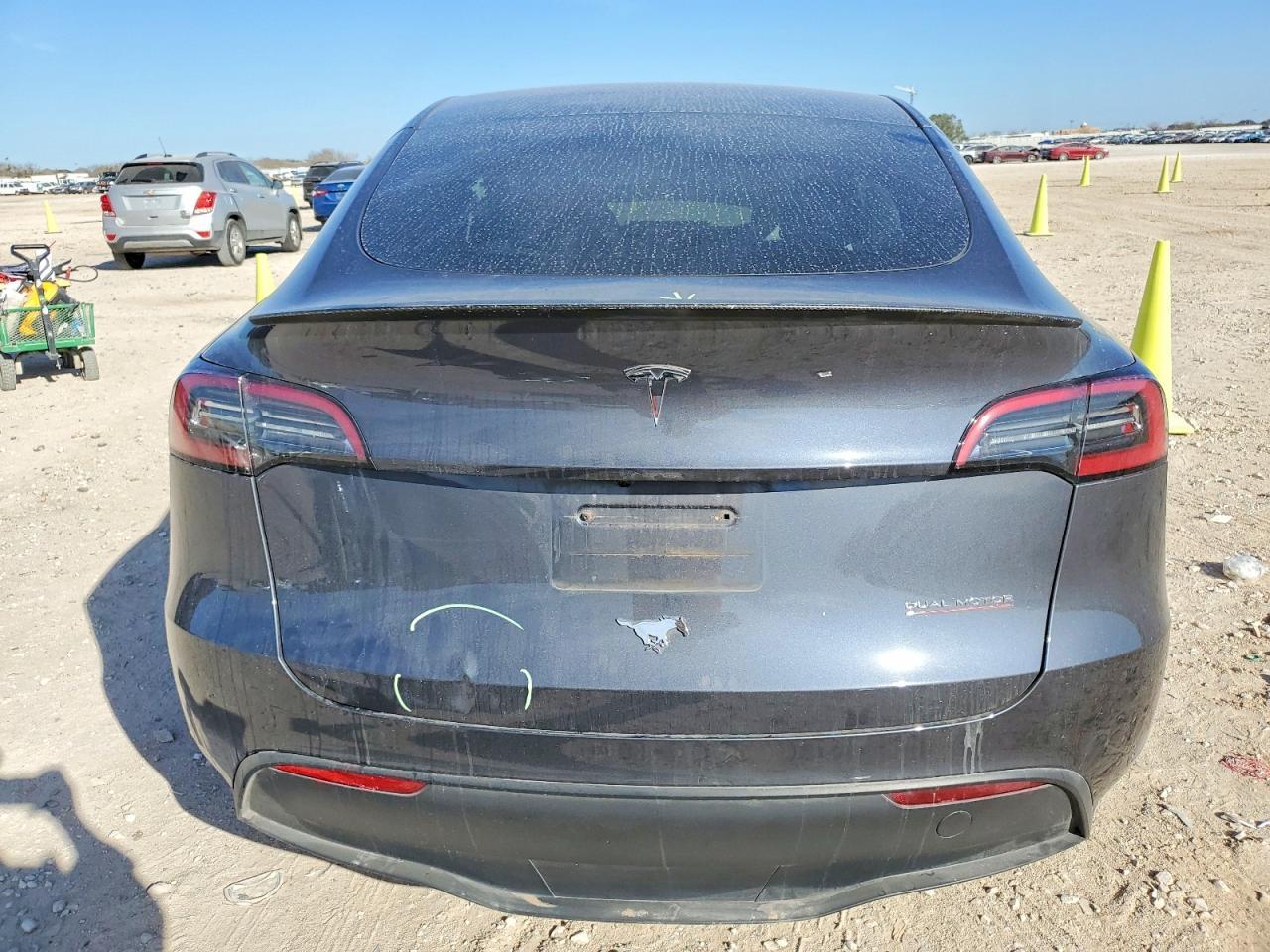 2023 Tesla Model Y - Image 6