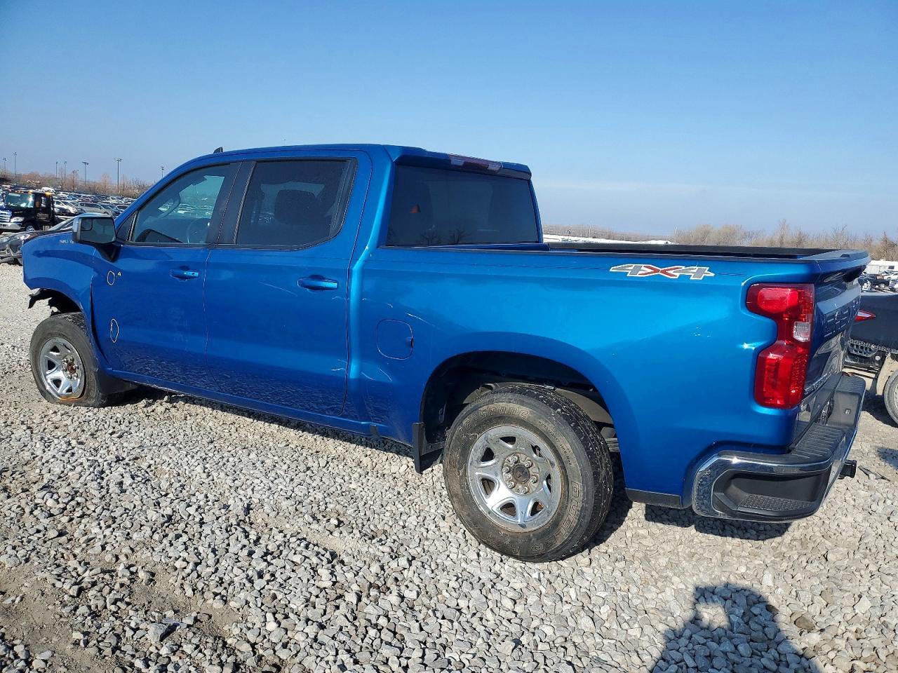 2022 Chevrolet Silverado K1500 Lt - Image 2