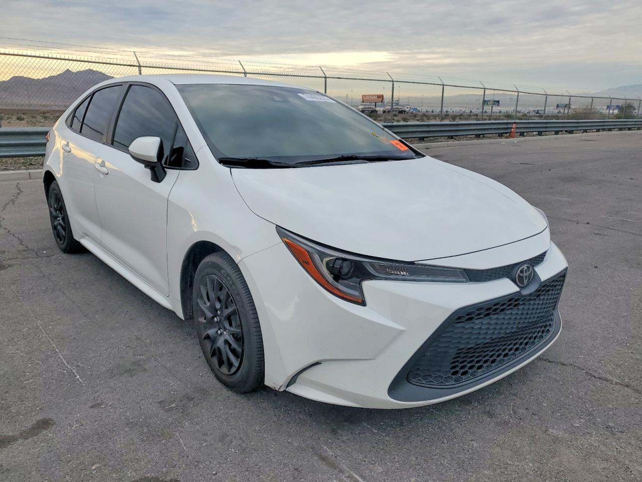 2022 Toyota Corolla Le - Image 4