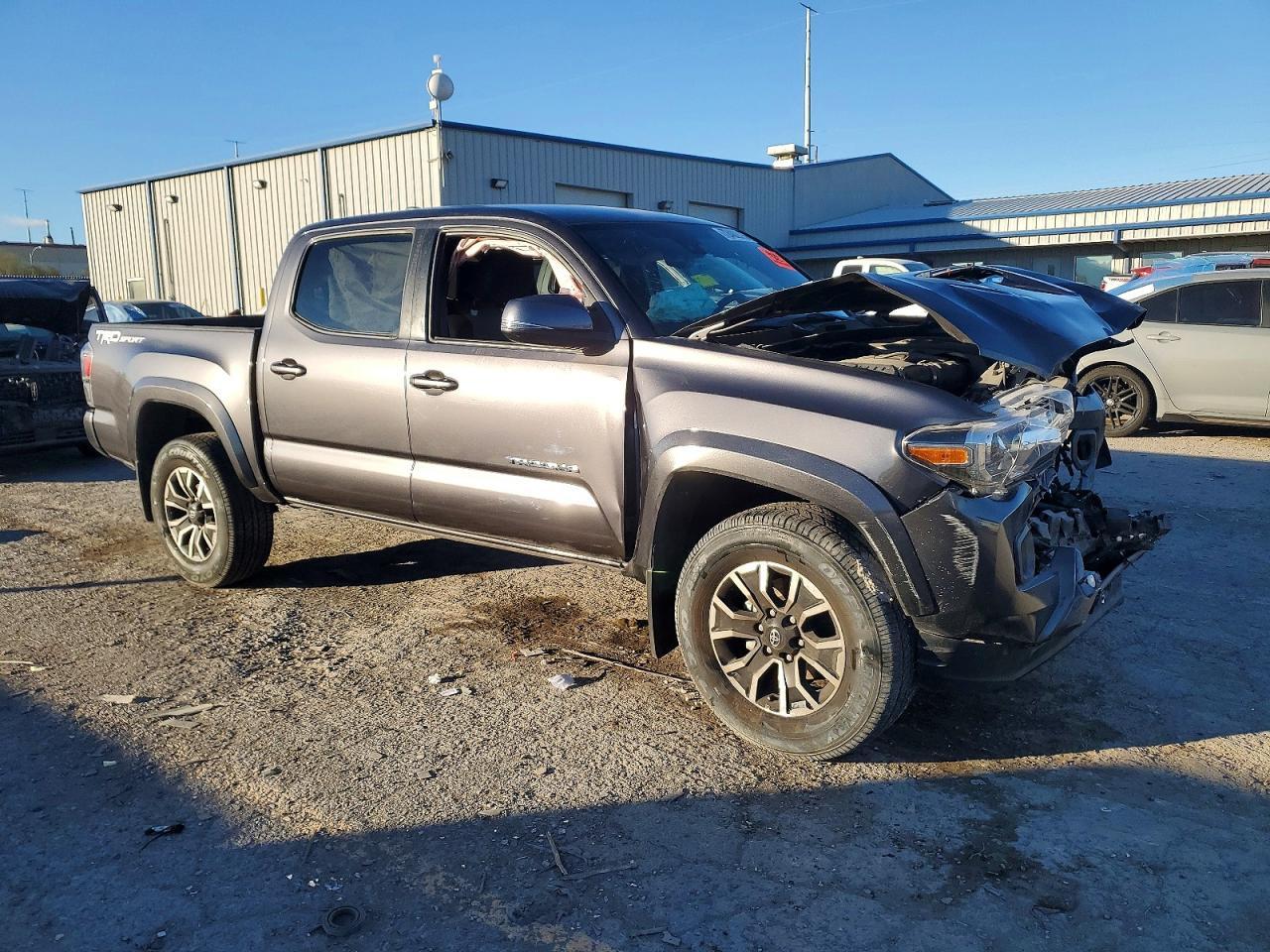 2023 Toyota Tacoma Double Cab - Image 4