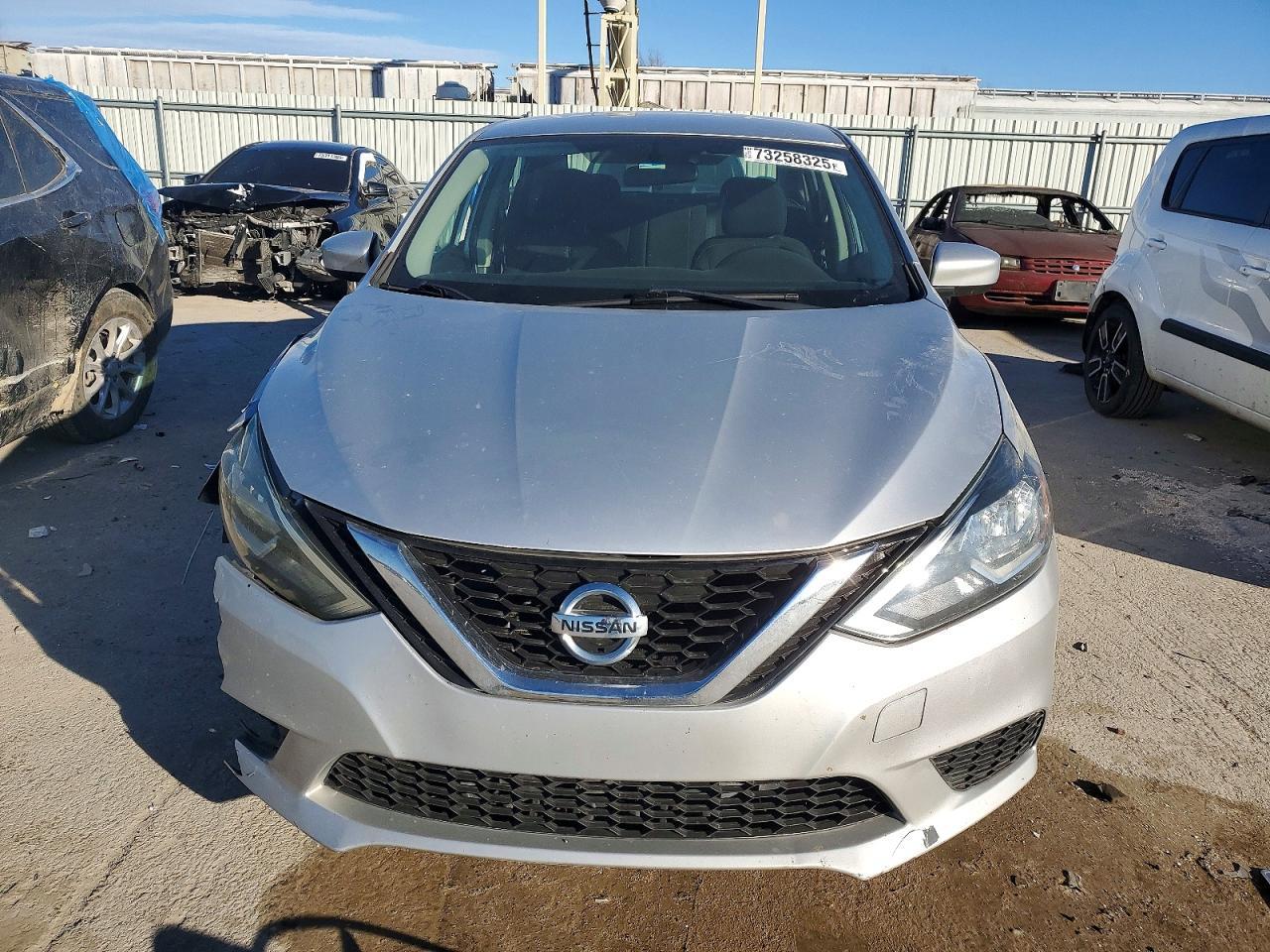 2017 Nissan Sentra S - Фото 5