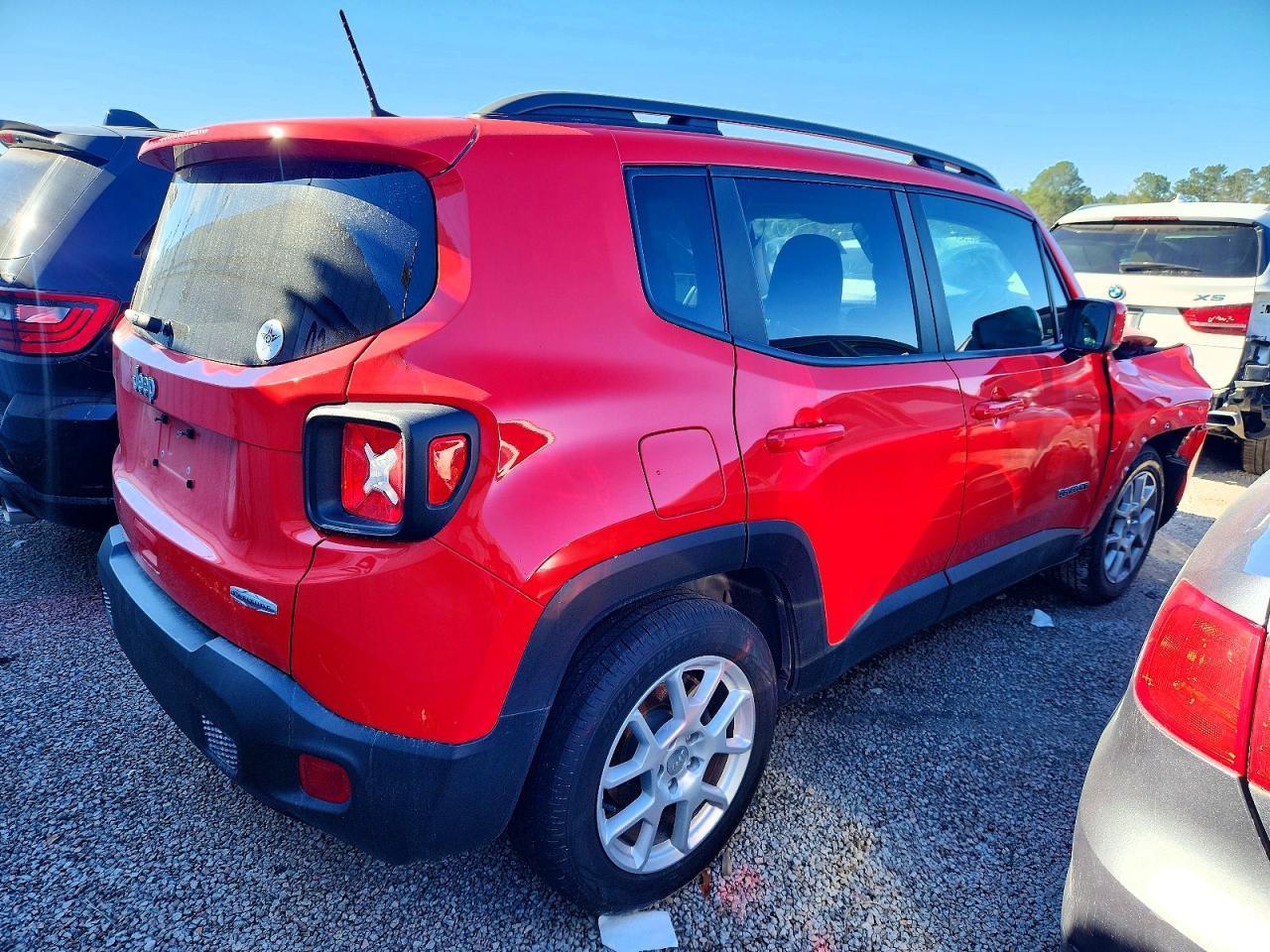 2019 Jeep Renegade Latitude - Image 3