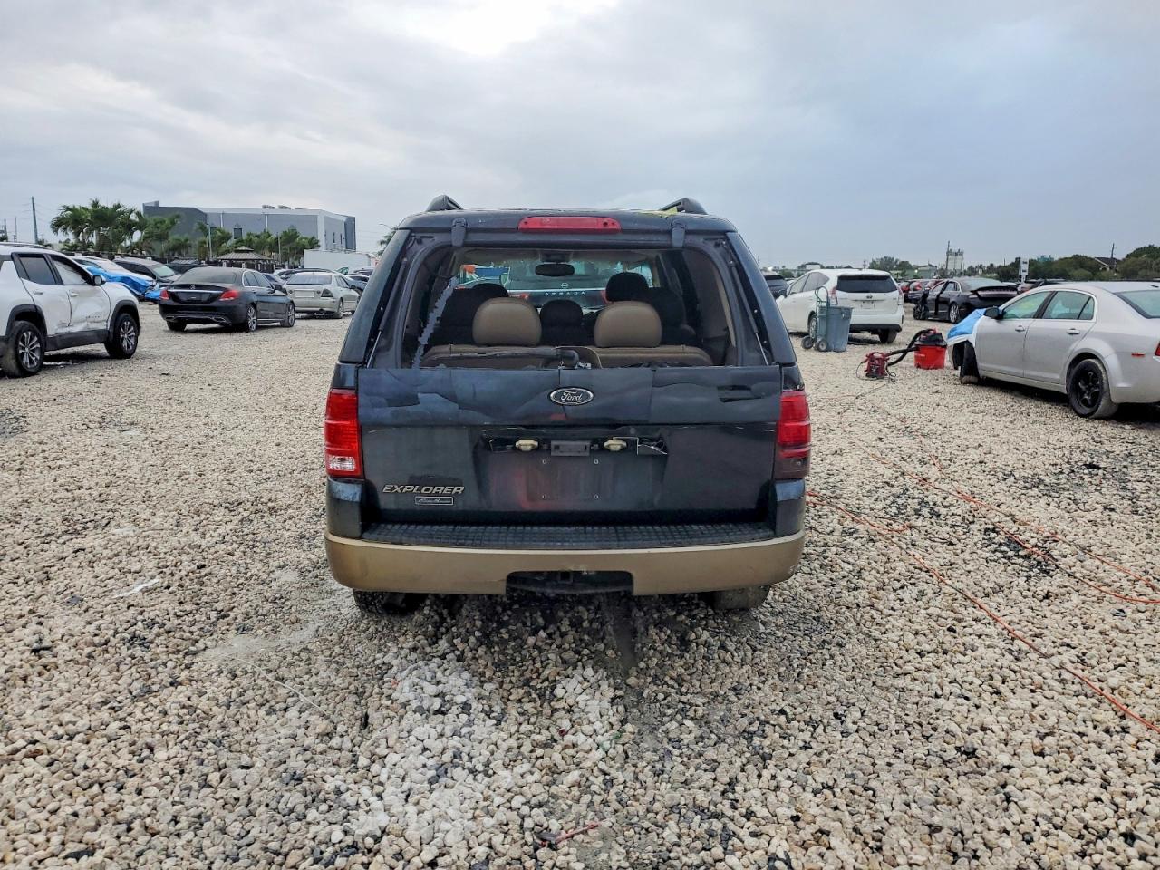 2004 Ford Explorer Eddie Bauer - Фото 6