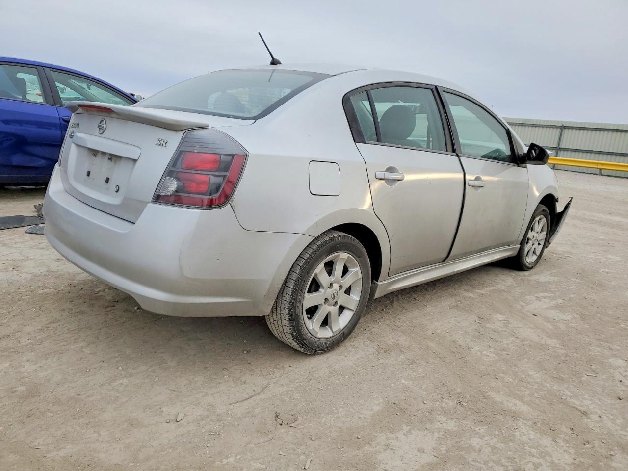 2011 Nissan Sentra 2.0 - Фото 3
