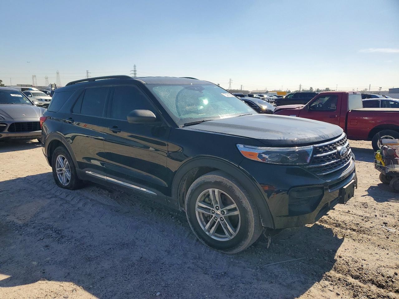 2023 Ford Explorer Xlt - Image 4