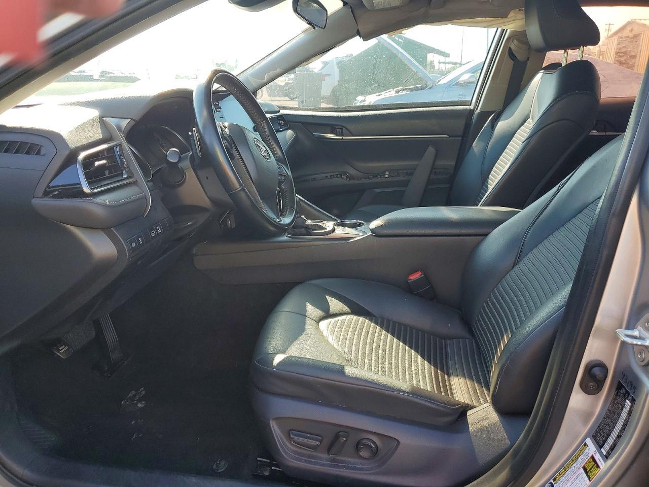 2022 Toyota Camry Se - Image 7