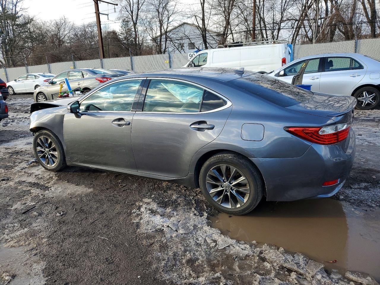 2013 Lexus Es 300H - Image 2