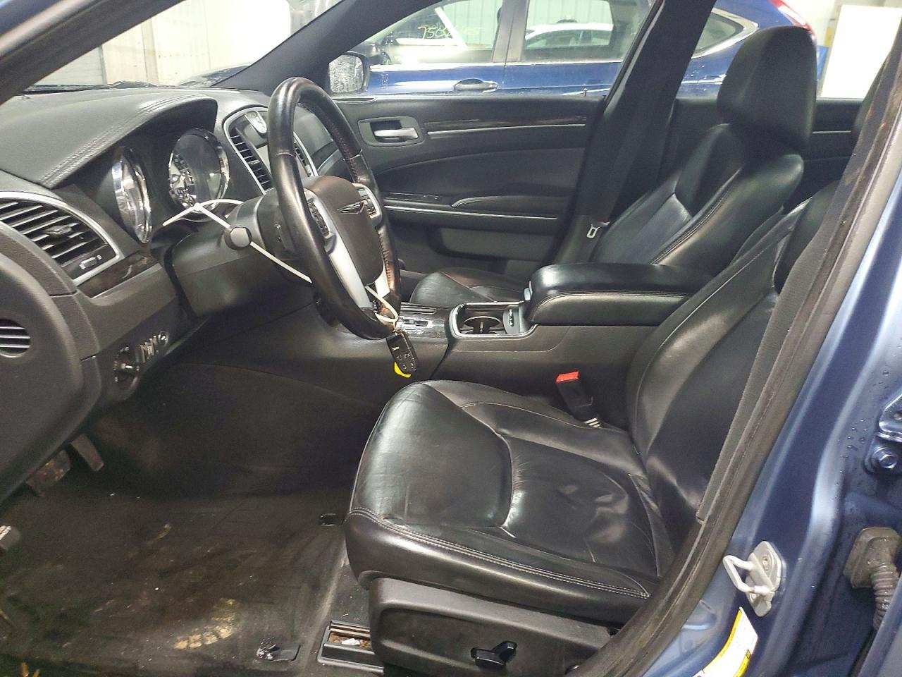 2011 Chrysler 300 Limited - Image 7