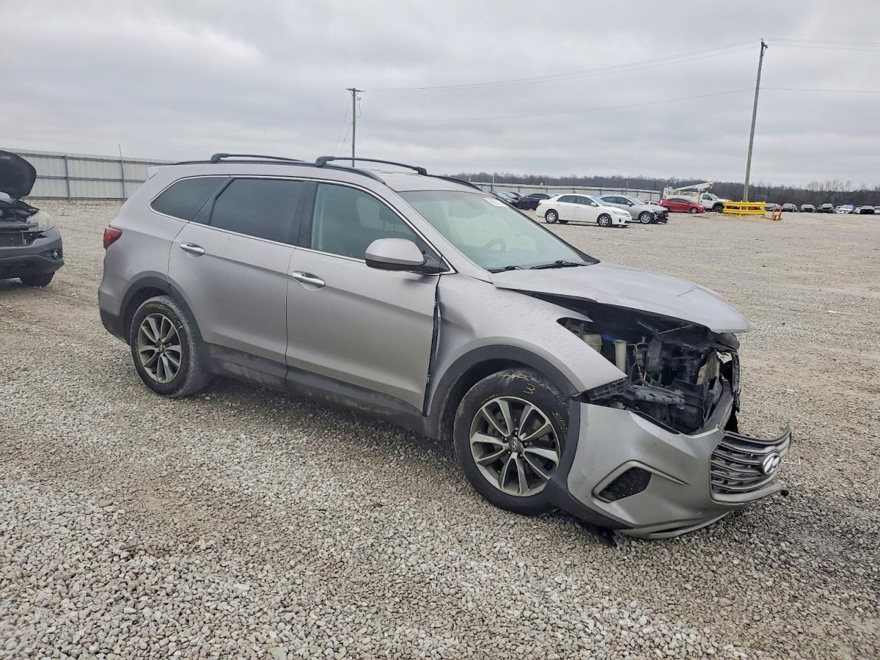 2017 Hyundai Santa Fe Se - Фото 4