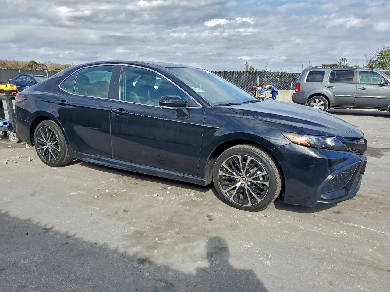 2022 Toyota Camry Night Shade - Фото 4