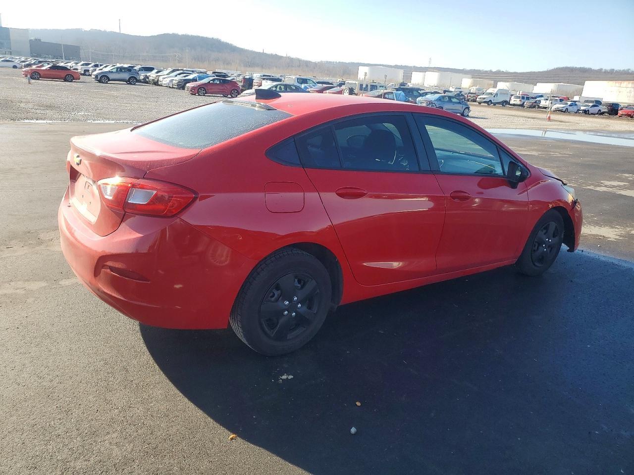 2018 Chevrolet Cruze Ls - Фото 3