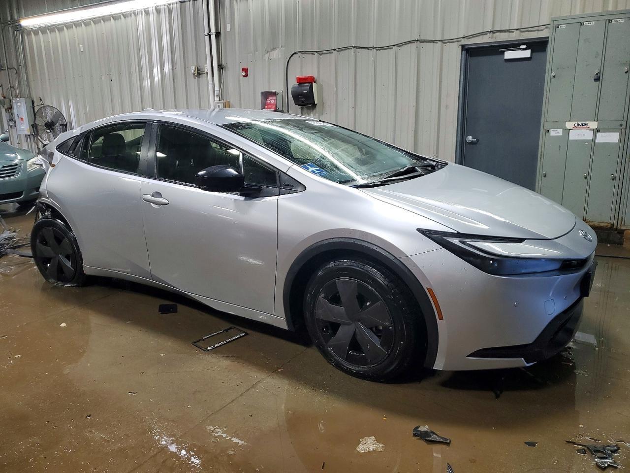 2024 Toyota Prius Le - Image 4