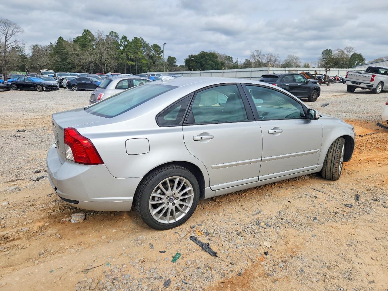 2010 Volvo S40 2.4I - Фото 3