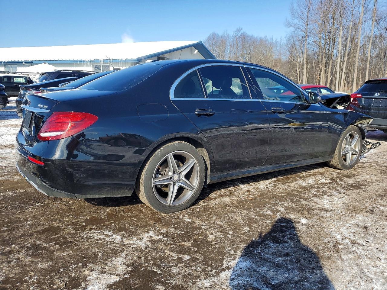 2017 Mercedes-Benz E 300 4Matic - Фото 3
