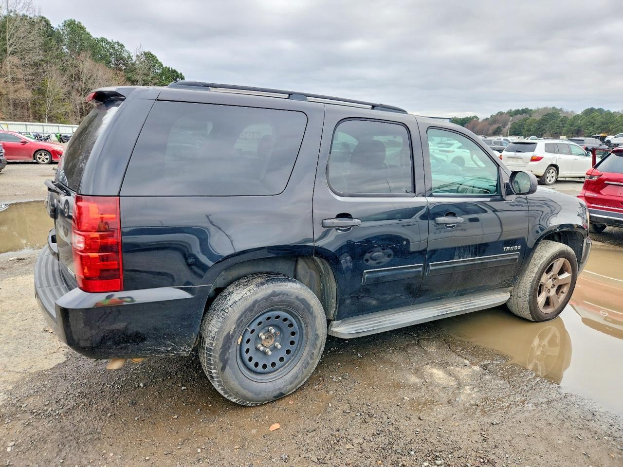 2010 Chevrolet Tahoe C1500 Ls - Image 3