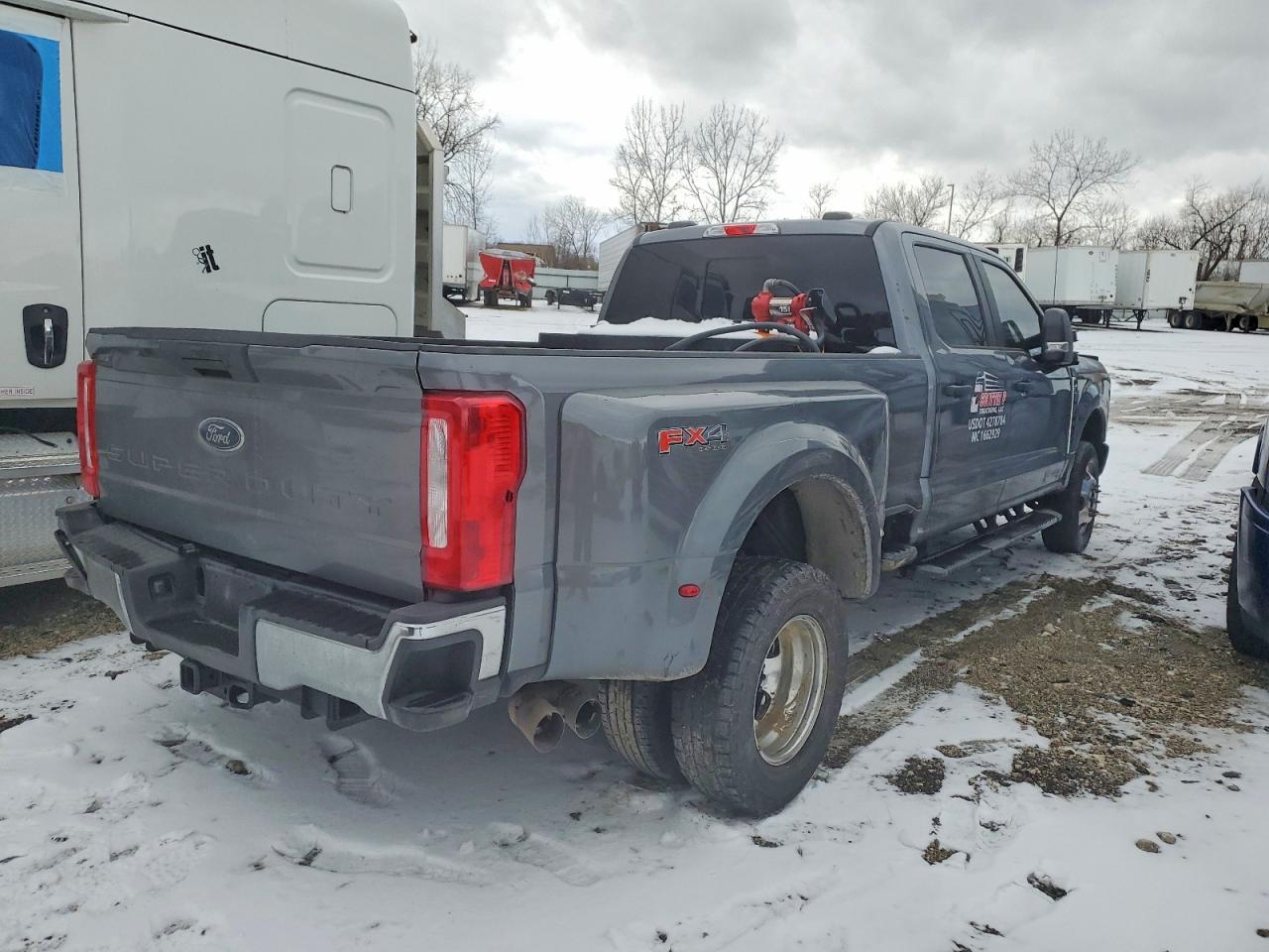 2024 Ford F350 Super - Semi Truck - Image 3
