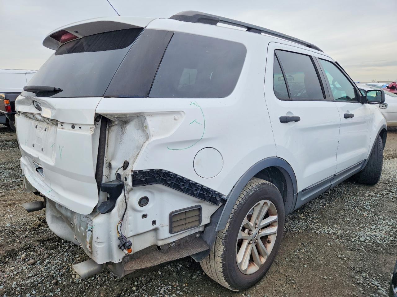 2015 Ford Explorer - Фото 3
