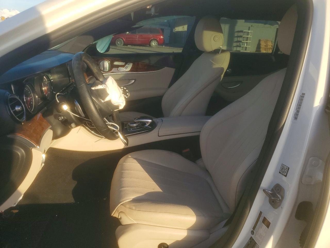 2018 Mercedes-Benz E 300 4Matic - Фото 7