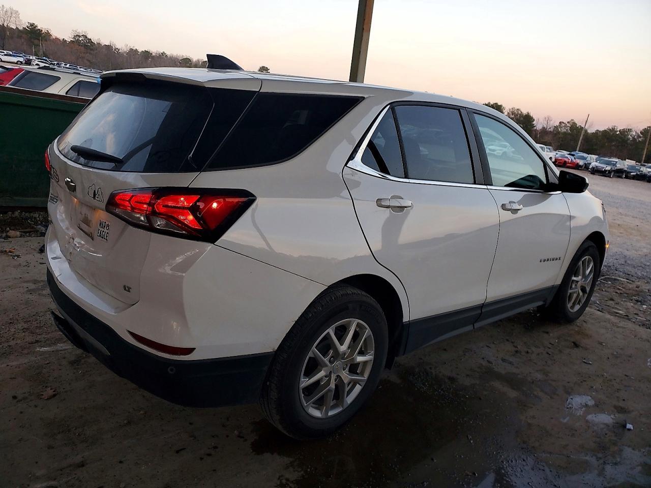 2023 Chevrolet Equinox Lt - Image 3