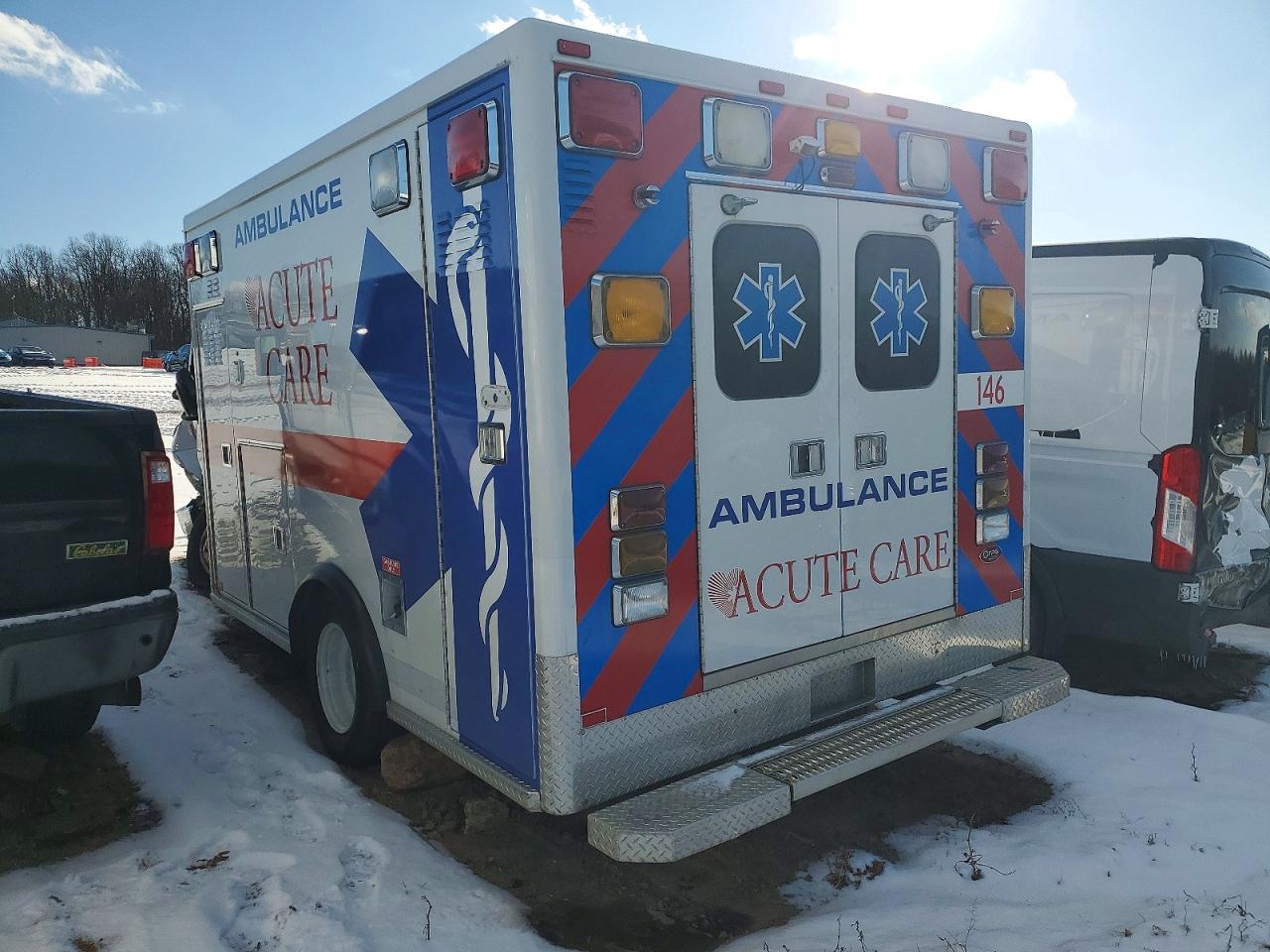 2019 Ford E350 Ambulance - Image 2