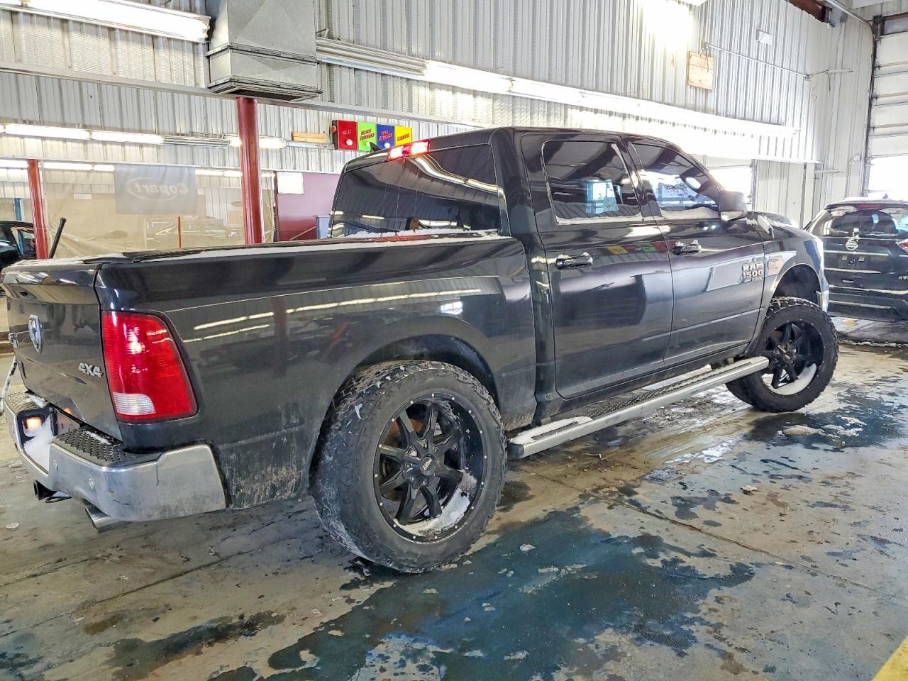 2019 Ram 1500 Classic Slt - Image 3