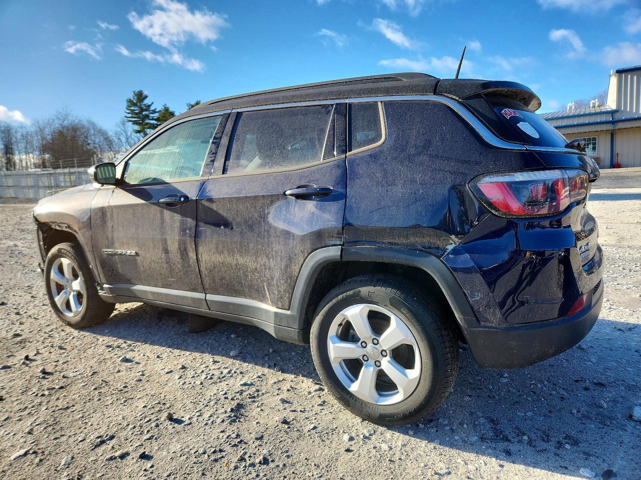 2018 Jeep Compass Latitude - Image 2