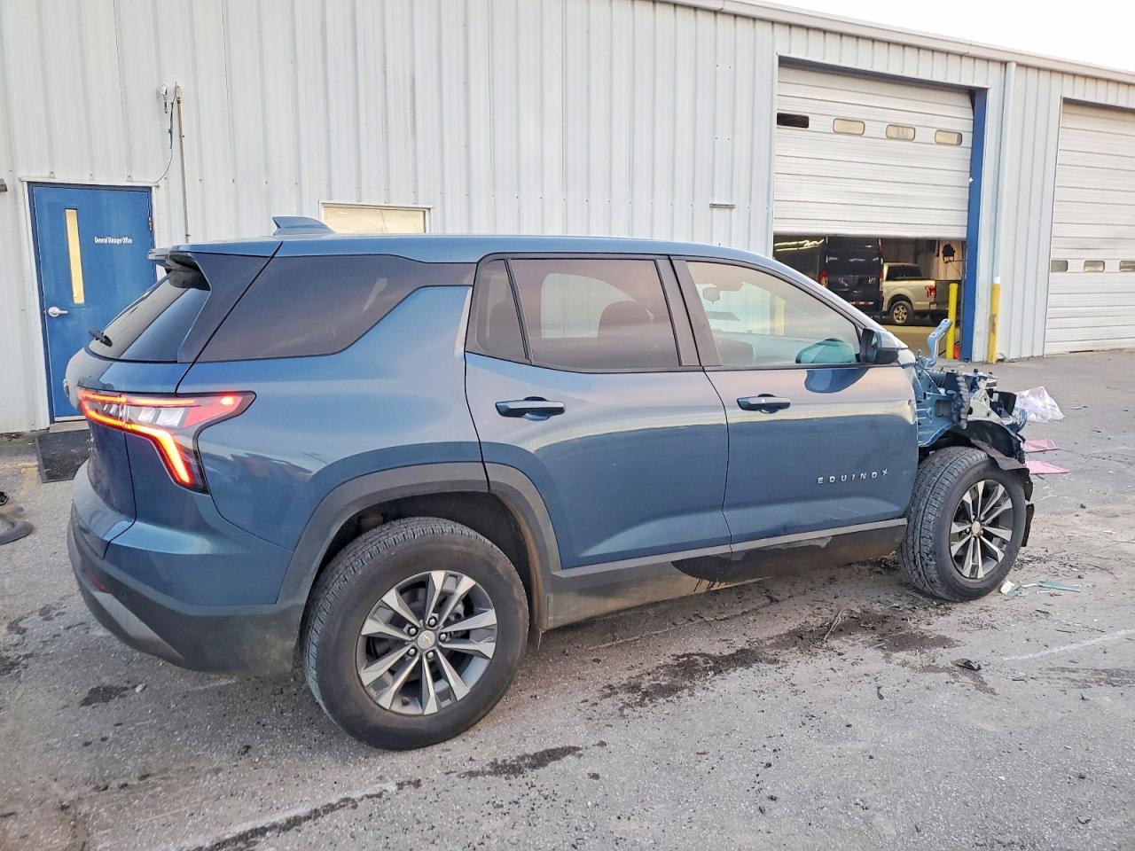 2025 Chevrolet Equinox Lt - Image 3