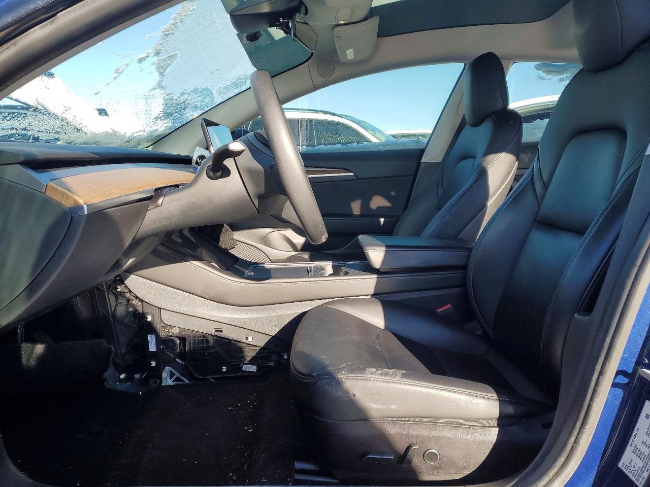 2022 Tesla Model 3 - Фото 7