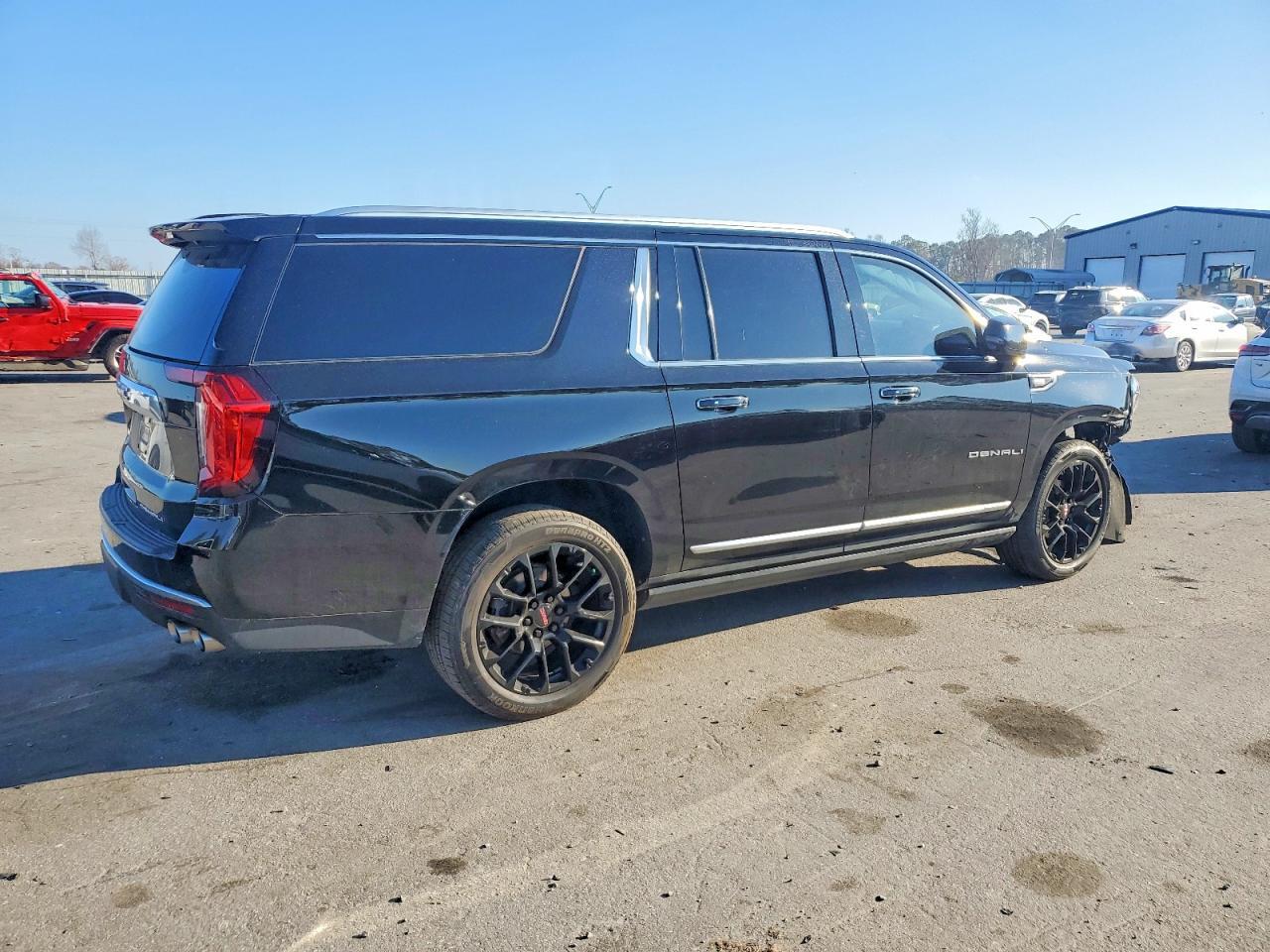 2022 GMC Yukon Xl Denali - Image 3