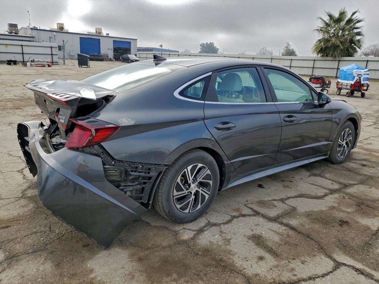 2021 Hyundai Sonata Hybrid - Image 3