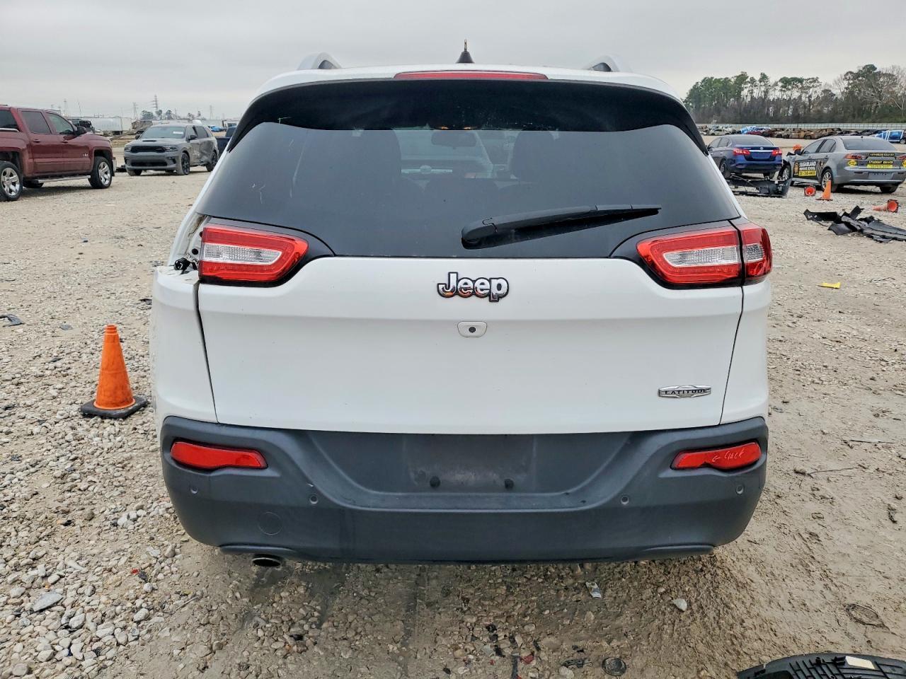 2017 Jeep Cherokee Latitude - Image 6