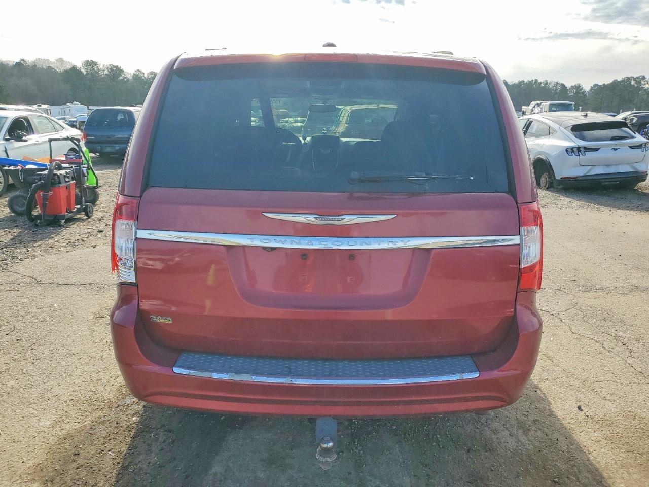 2014 Chrysler Town & Country Touring - Фото 6