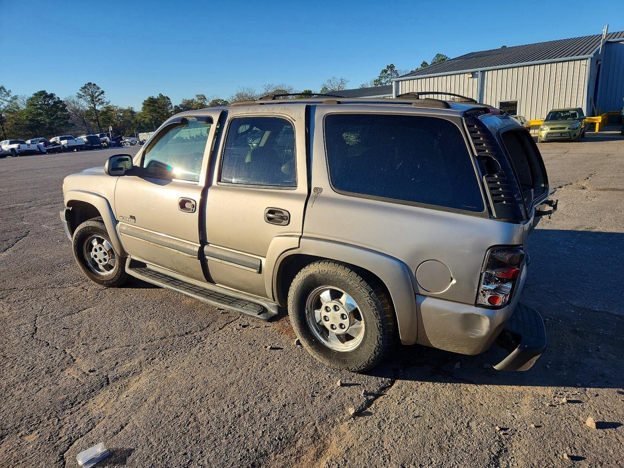 2002 Chevrolet Tahoe C1500 - Image 2