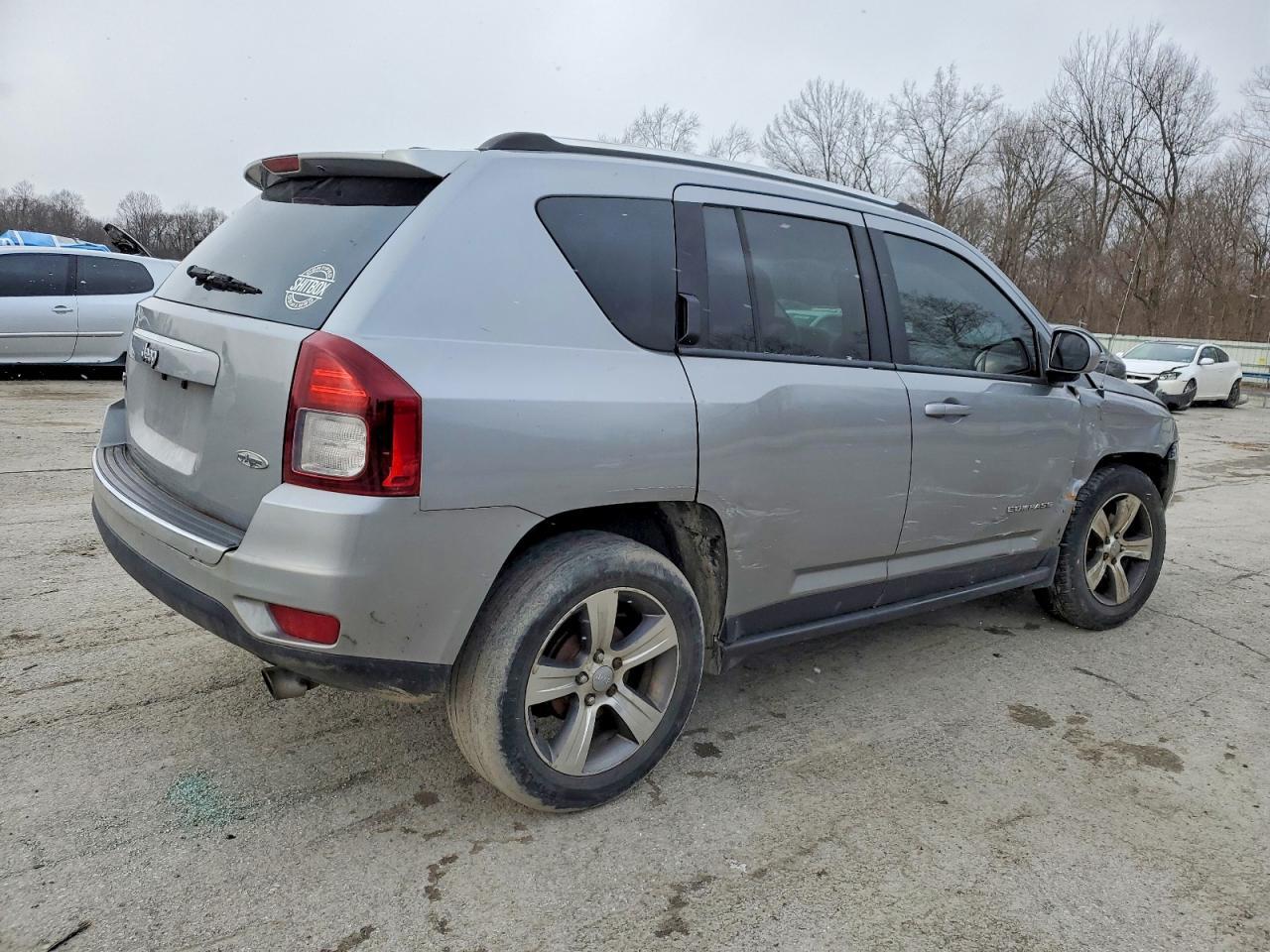 2017 Jeep Compass Latitude - Image 3