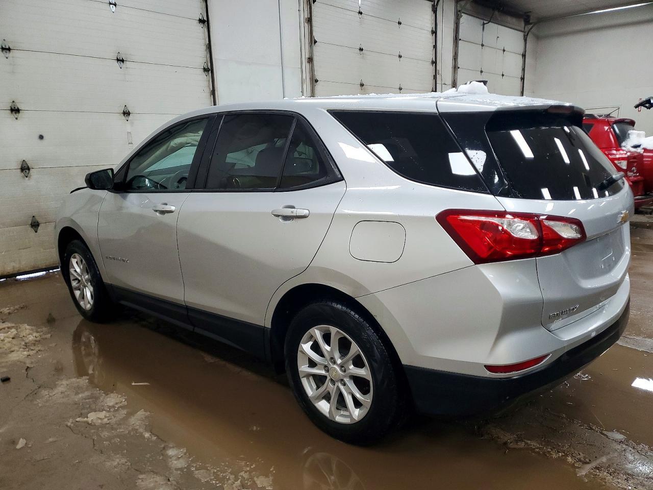 2019 Chevrolet Equinox Ls - Image 2