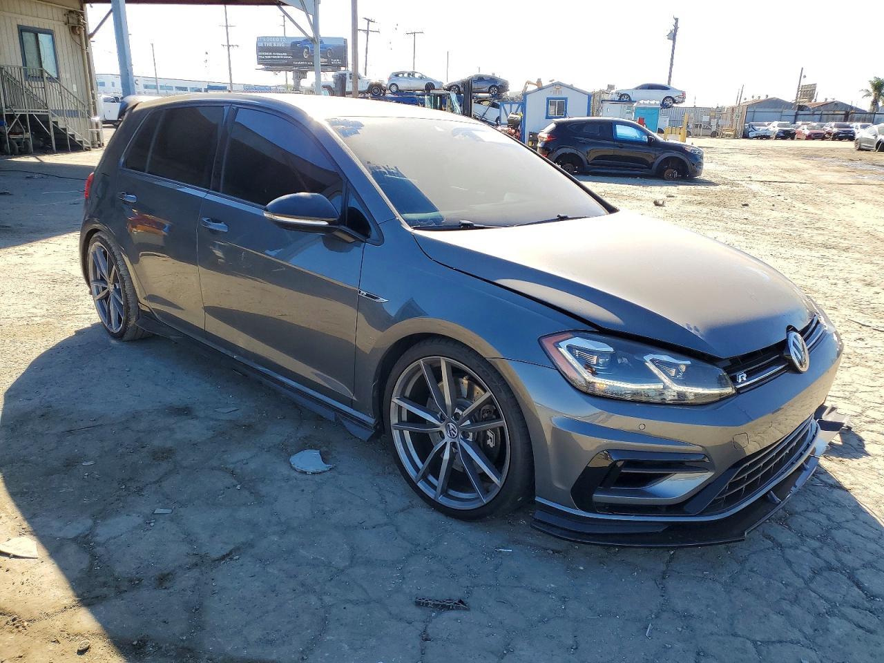2018 Volkswagen Golf R - Фото 4