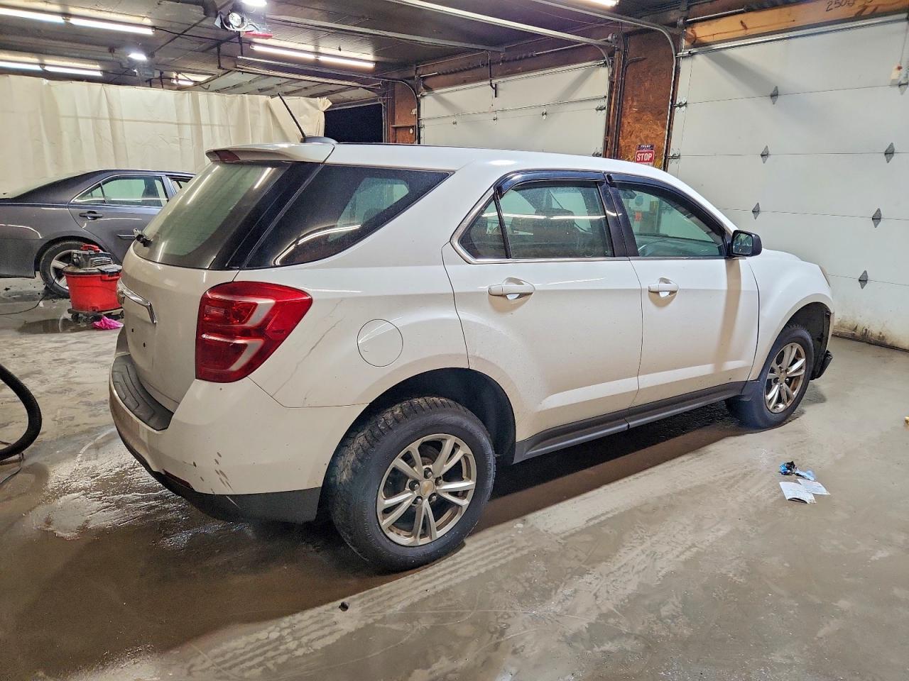 2017 Chevrolet Equinox Ls - Фото 3